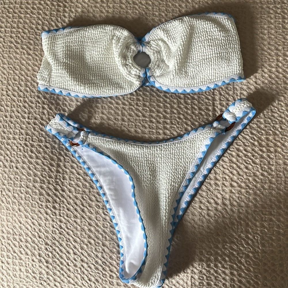 Bikini Bundle - Picture 5 of 9